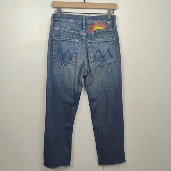 Sunrise Embroidered Women's Cropped Jeans - Picture 3 of 5